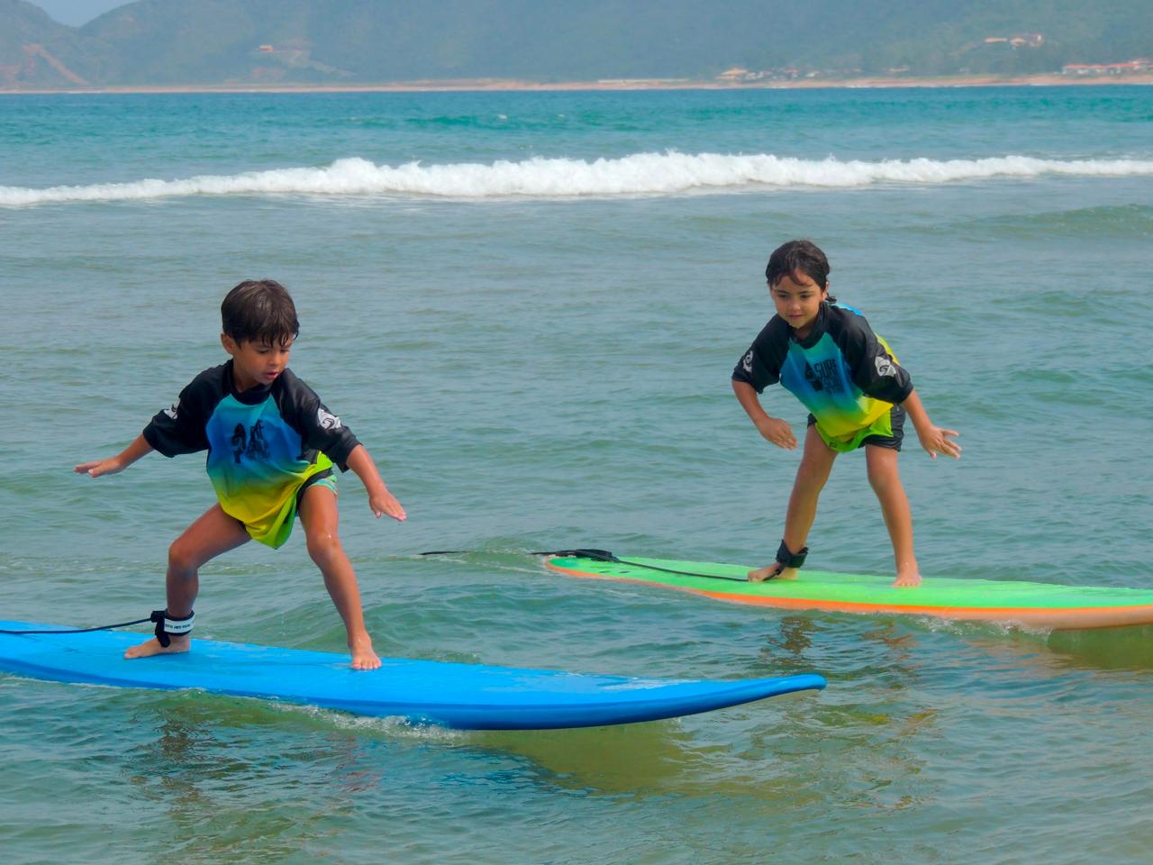 Surf para Crianças em Búzios: Segurança e benefícios do esporte